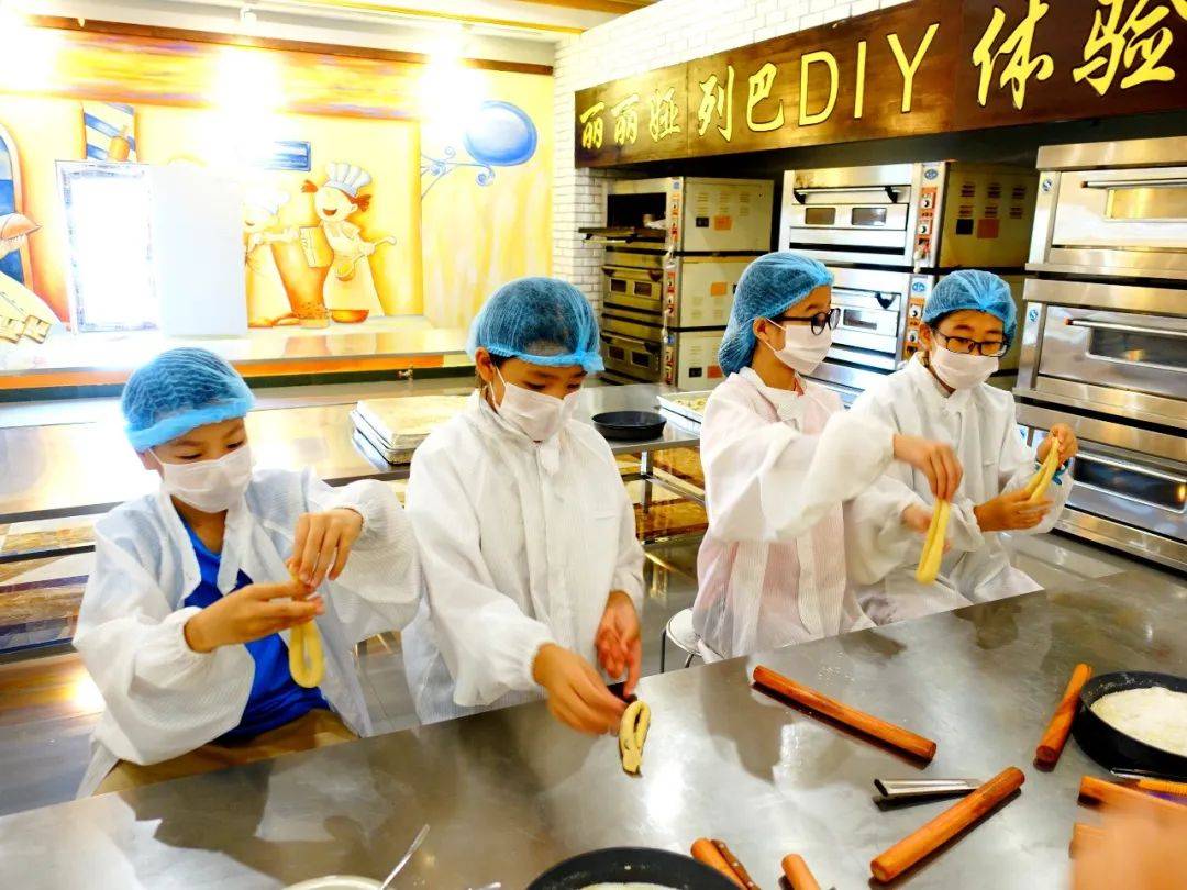 尔草原探索雄鸡金冠上的毕业旅行新葡京2025毕业旅行丨呼伦贝(图12)